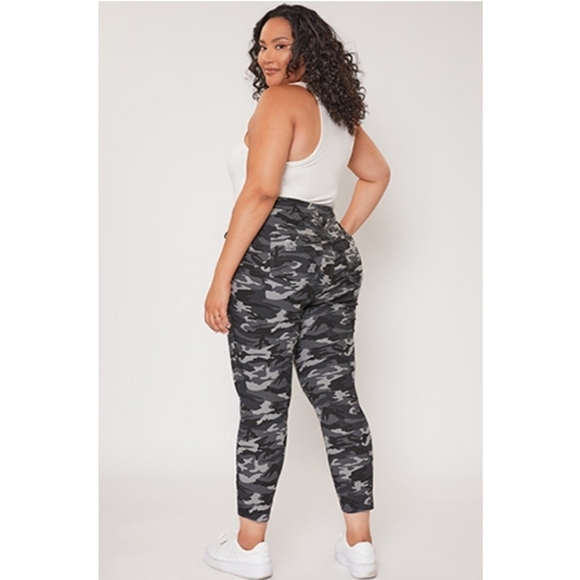 Camo High Rise Ankle Jogger - Picture 9 of 9